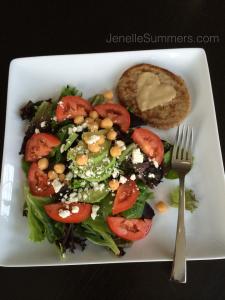 Salad & Applegate Organics Turkey Burger